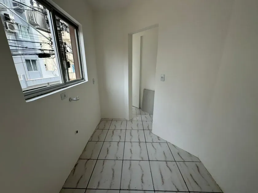 Apartamento á 30m da Av. Brasil com 2 dormitórios e 1 vaga no Centro de Balneário Camboriú — foto 5