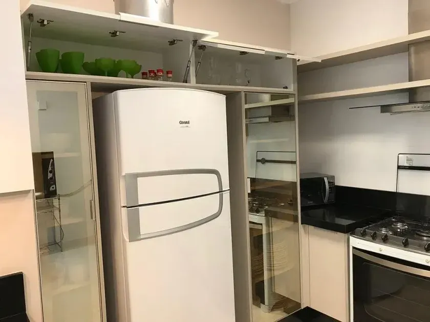 Apartamento diferenciado com 3 suítes e 2 vagas de garagem em Balneário Camboriú
