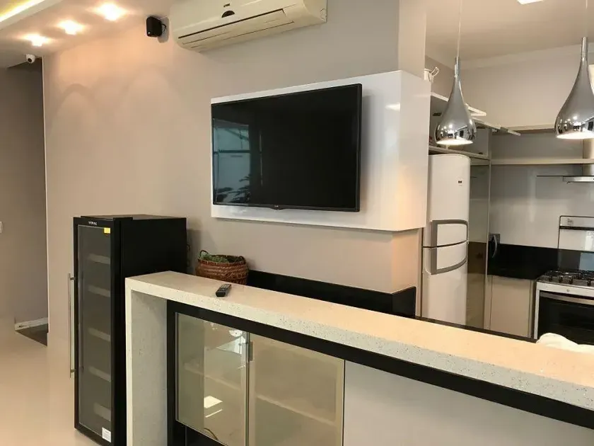 Apartamento diferenciado com 3 suítes e 2 vagas de garagem em Balneário Camboriú — foto 3