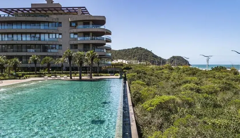 Apartamento na planta com 4 suítes e 4 vagas de garagem na Praia Brava em Itajaí — foto 4