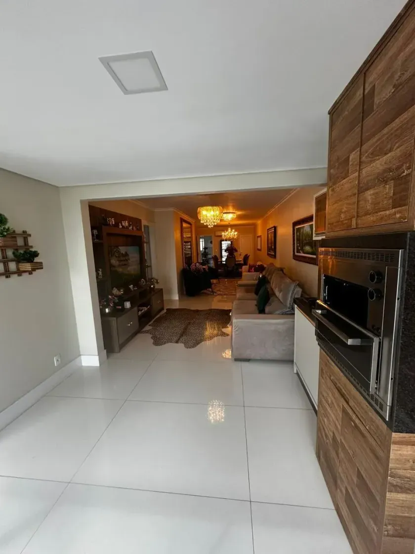 Apartamento no Ed Sunshine com 3 suítes em Balneário Camboriú