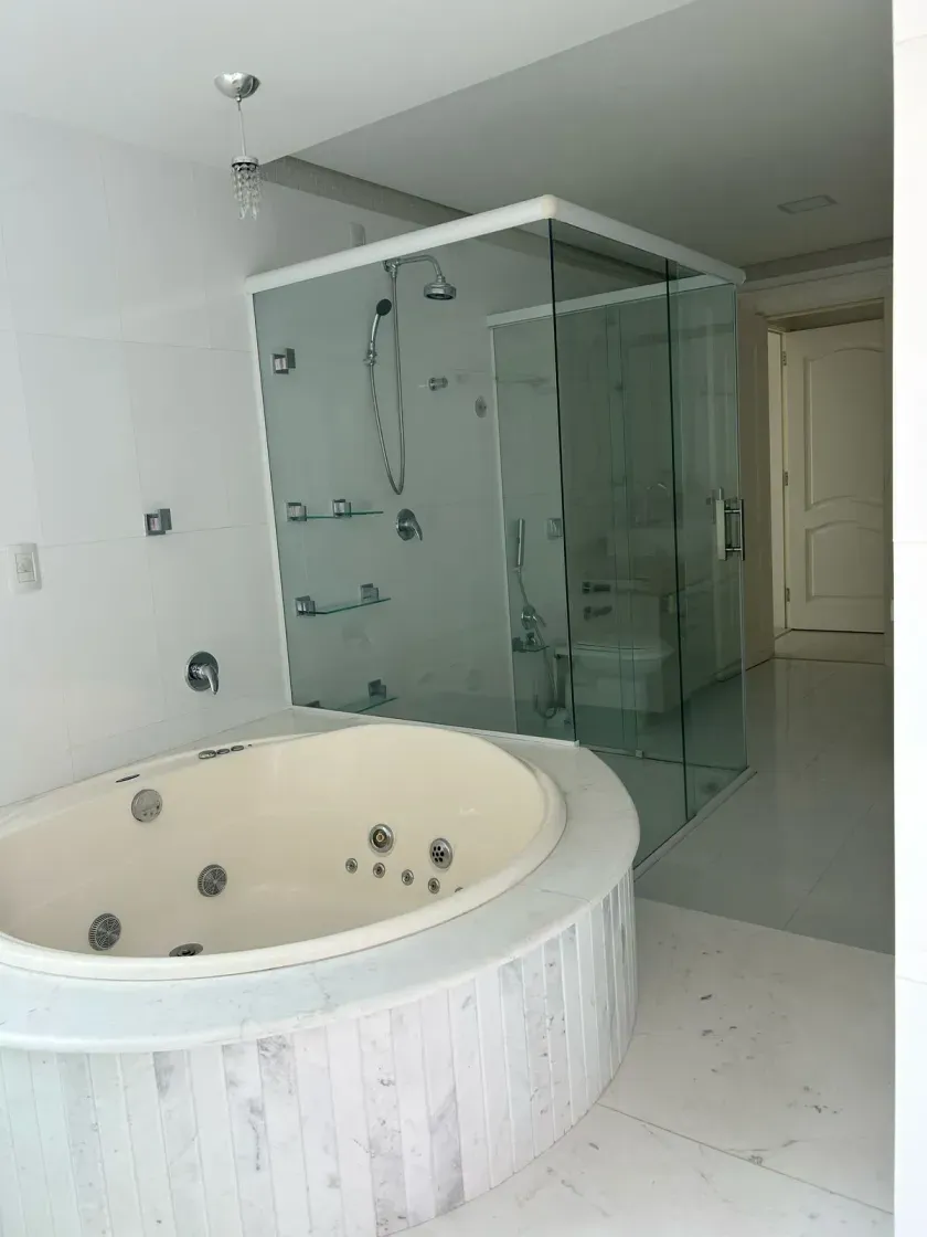 Unidade no Edifício Beverly Hills com 4 suítes em Balneário Camboriú