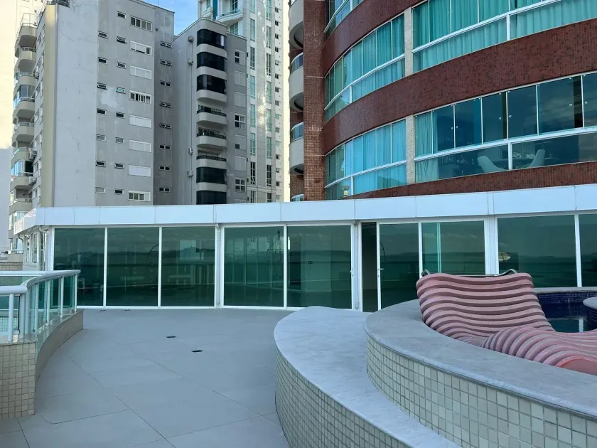 Unidade no Edifício Beverly Hills com 4 suítes em Balneário Camboriú — foto 9