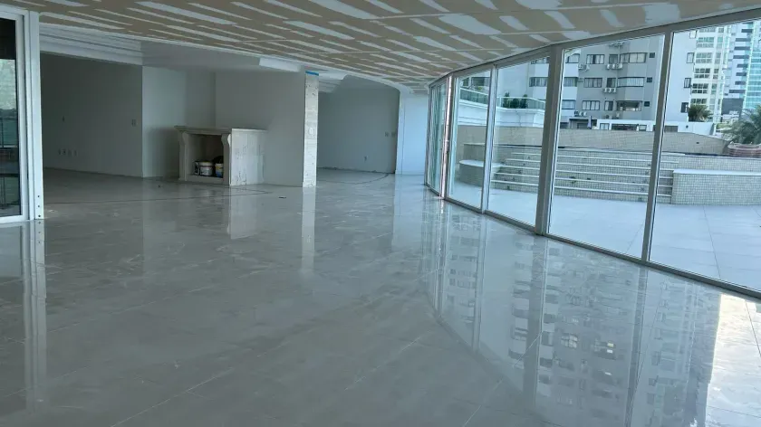 Unidade no Edifício Beverly Hills com 4 suítes em Balneário Camboriú — foto 11
