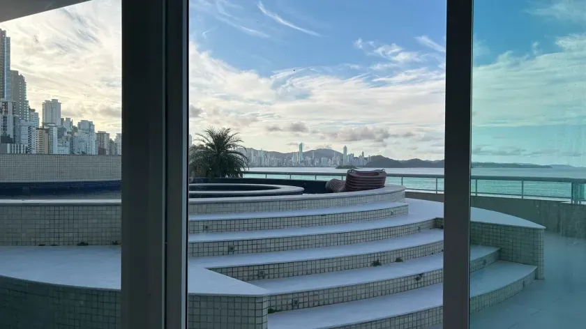 Unidade no Edifício Beverly Hills com 4 suítes em Balneário Camboriú — foto 27