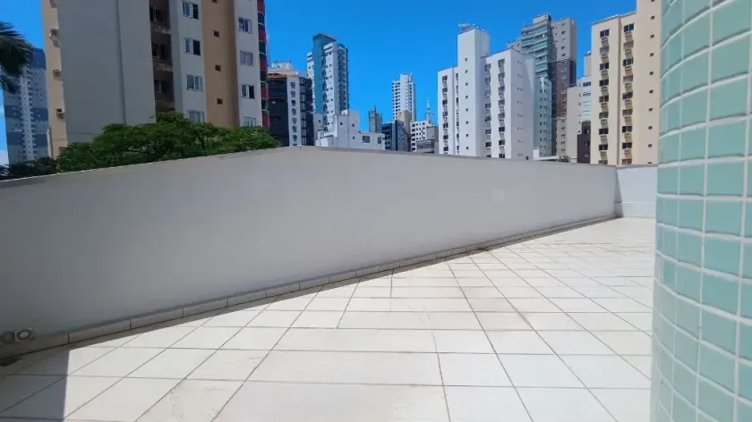 Apartamento diferenciado com 2 suítes e 2 vagas de garagem em Balneário Camboriú — foto 20