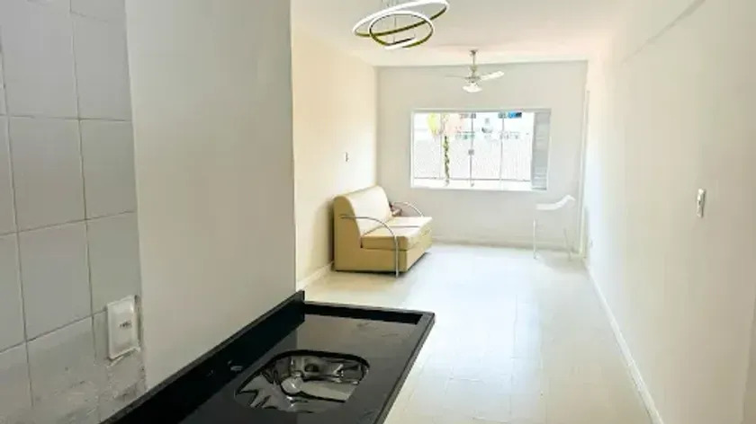 Kitnet reformada com 1 dormitório e 1 vaga de garagem nas Nações em Balneário Camboriú — foto 4
