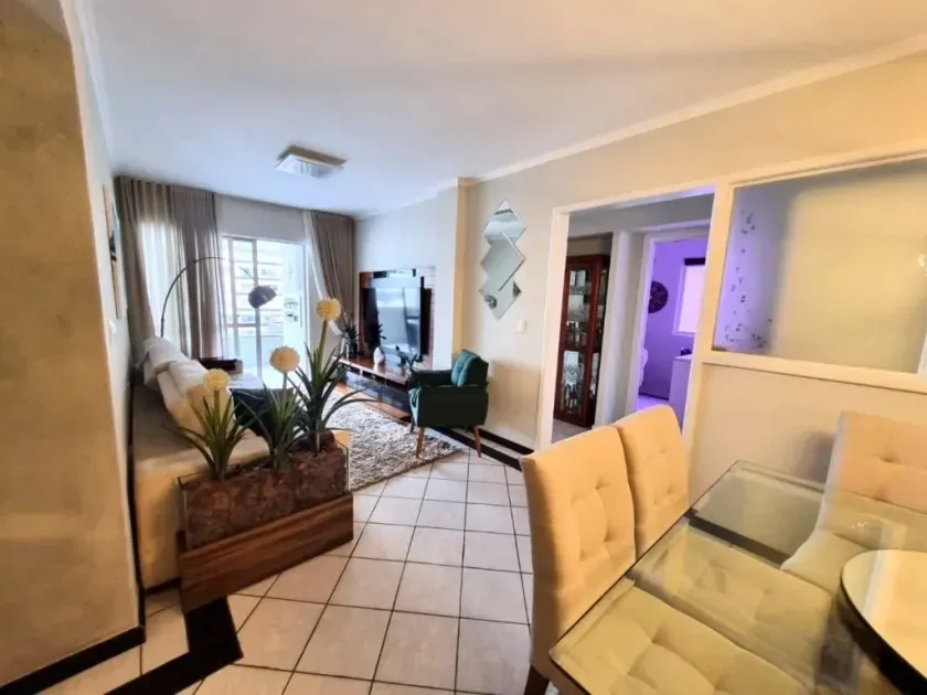Apartamento mobiliado com 4 dormitórios sendo 1 suíte e 2 vagas de garagem em Balneário Camboriú — foto 2