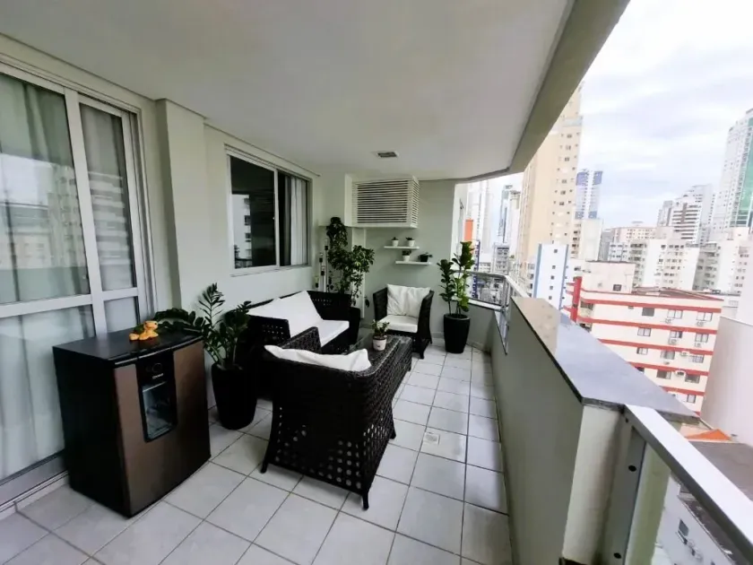 Apartamento mobiliado com 4 dormitórios sendo 1 suíte e 2 vagas de garagem em Balneário Camboriú — foto 8