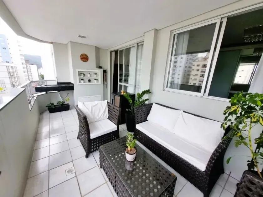 Apartamento mobiliado com 4 dormitórios sendo 1 suíte e 2 vagas de garagem em Balneário Camboriú — foto 6