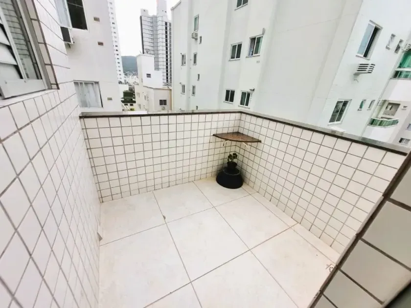 Apartamento mobiliado com 4 dormitórios sendo 1 suíte e 2 vagas de garagem em Balneário Camboriú — foto 19