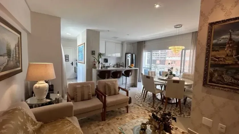 Apartamento com vista para o mar com 3 dormitórios e 2 vagas de garagem em Balneário Camboriú