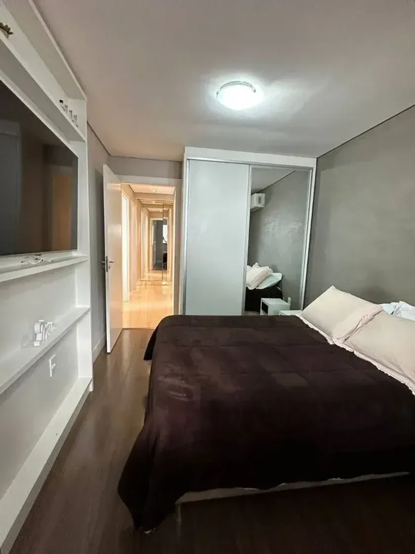 Apartamento mobiliado com 3 quartos e 1 vaga de garagem no Centro/Barra Sul em Balneário Camboriú