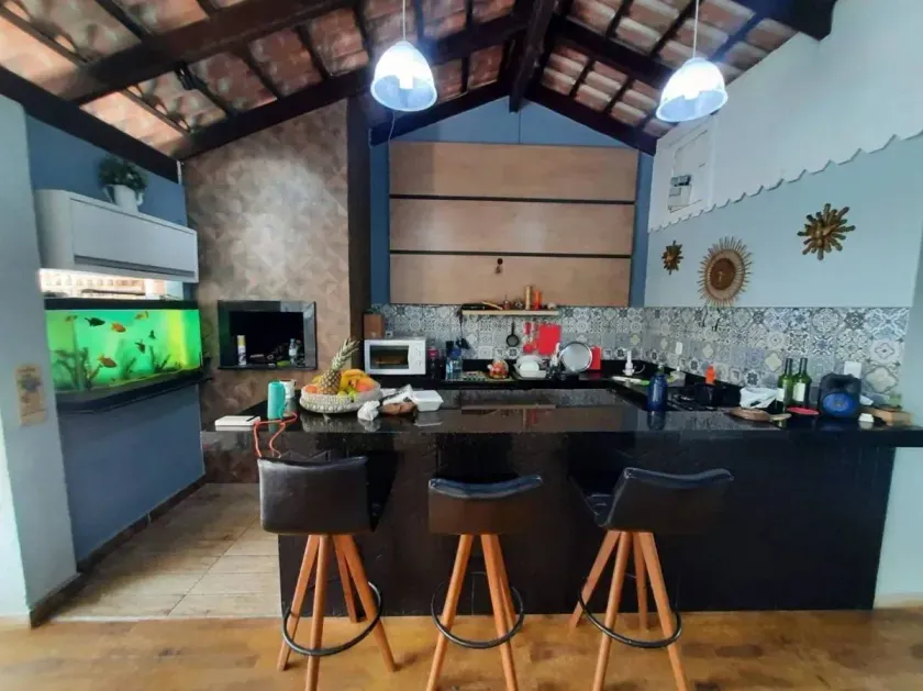 Casa com 5 dormitórios sendo 2 suítes e 5 vagas na praia dos amores em Balneário Camboriú- SC. — foto 3
