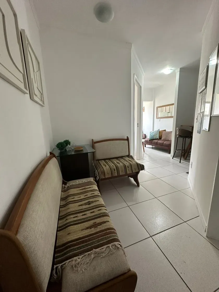 Apartamento mobiliado de 1 dormitório e 1 vaga de garagem no Centro Balneário Camboriú