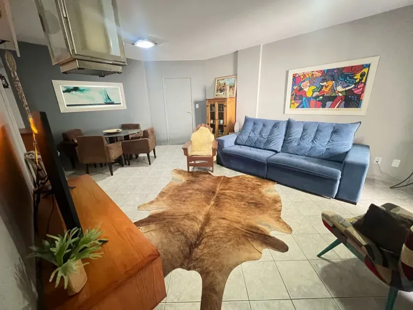Apartamento com 2 dormitórios sendo 1 suíte e 1 vaga de garagem– 450m da Praia em Balneário Camboriú — foto 1