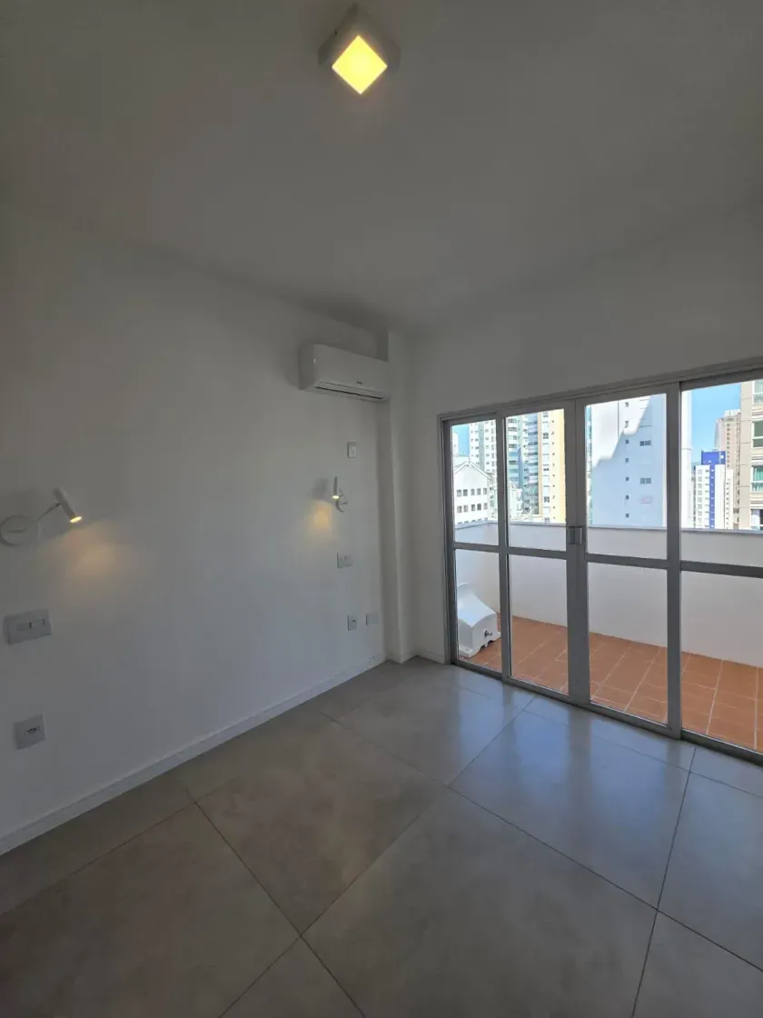 Apartamento na Av. Brasil com 2 dormitórios sendo 1 suíte e 1 vaga de garagem em Balneário Camboriú — foto 6