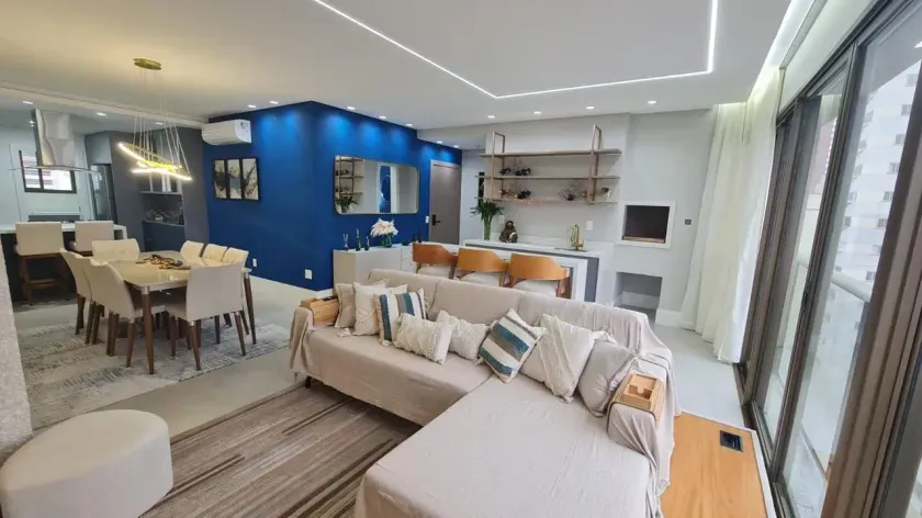 Apartamento mobiliado com 4 suítes e 3 vagas de garagem no Centro de Balneário Camboriú — foto 3