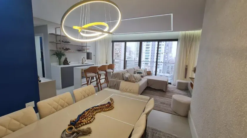 Apartamento mobiliado com 4 suítes e 3 vagas de garagem no Centro de Balneário Camboriú — foto 4