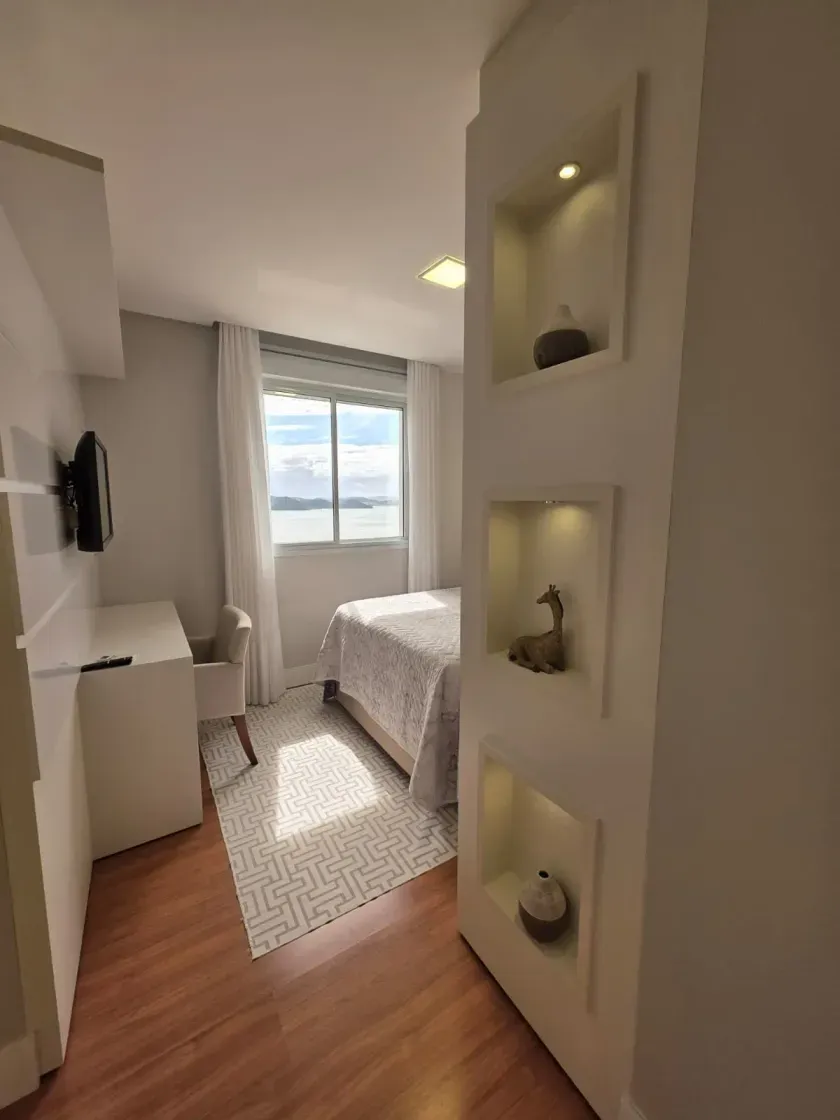 Apartamento vista mar com 3 suítes 3 vagas de garagem na Barra Sul em Balneário Camboriú — foto 5