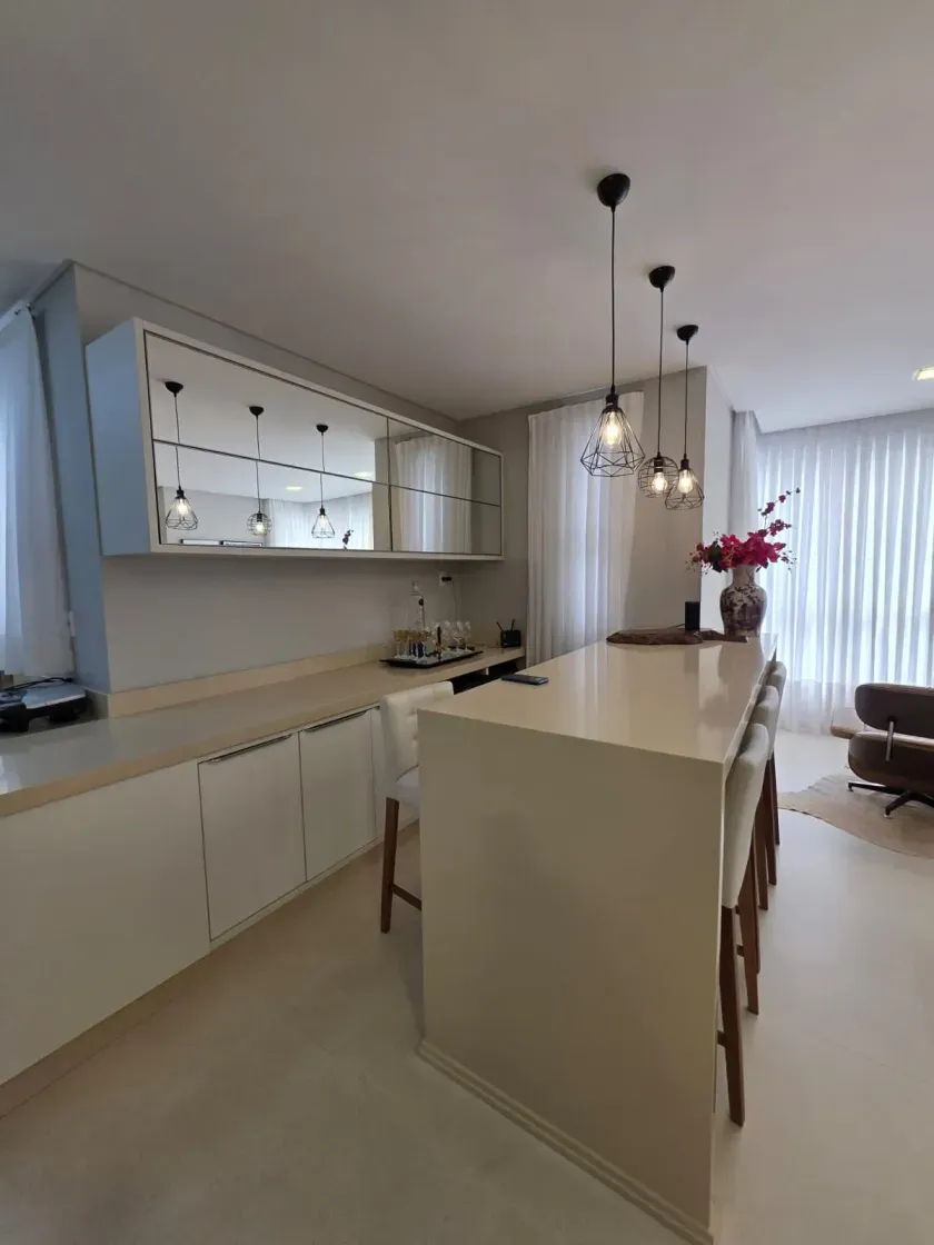 Apartamento vista mar com 3 suítes 3 vagas de garagem na Barra Sul em Balneário Camboriú — foto 7