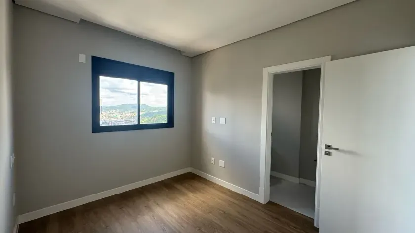 Apartamento com 4 dormitórios sendo 2 suítes  e 5 vagas de garagem em Balneário Camboriú — foto 5