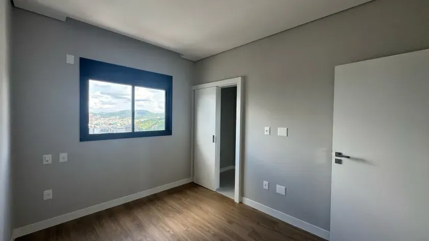 Apartamento com 4 dormitórios sendo 2 suítes  e 5 vagas de garagem em Balneário Camboriú — foto 6
