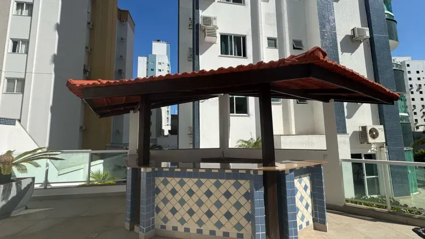 Apartamento mobiliado com 2 dormitórios sendo 1 suíte e 2 vagas de garagem em Balneário Camboriú — foto 8