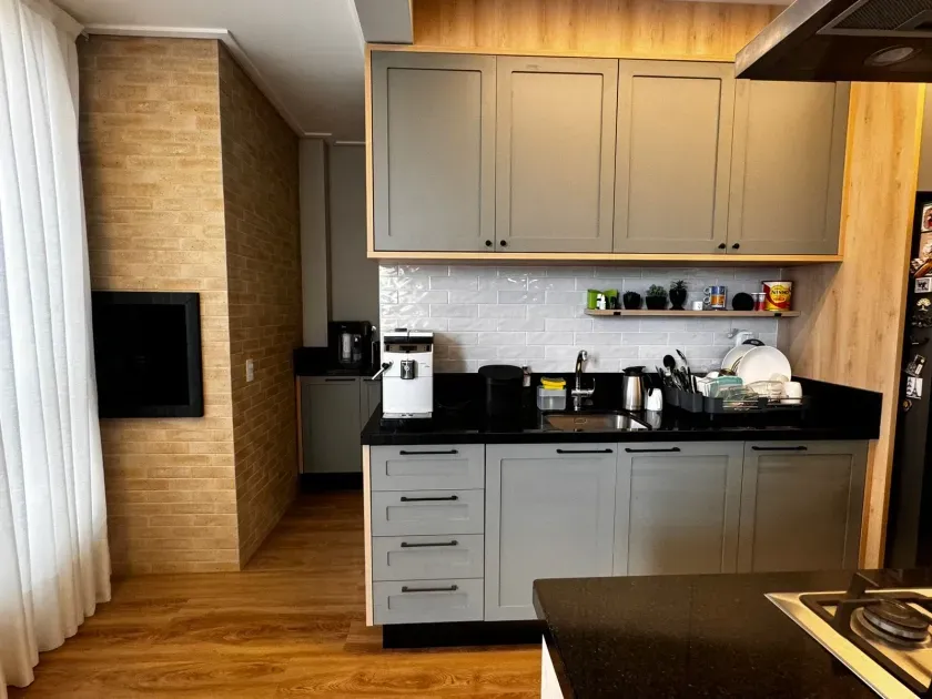 Apartamento mobiliado diferenciado com 3 dormitórios sendo 1 suíte e 2 vagas em Balneário Camboriú — foto 6