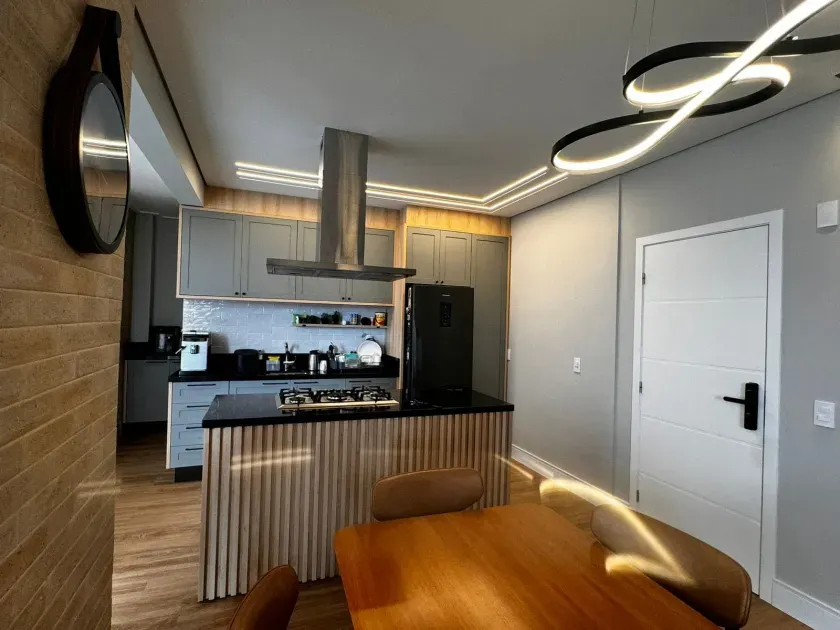 Apartamento mobiliado diferenciado com 3 dormitórios sendo 1 suíte e 2 vagas em Balneário Camboriú — foto 4