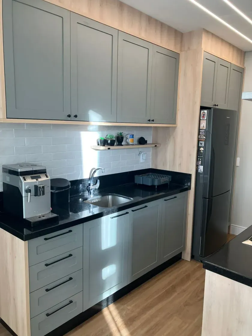 Apartamento mobiliado diferenciado com 3 dormitórios sendo 1 suíte e 2 vagas em Balneário Camboriú — foto 7
