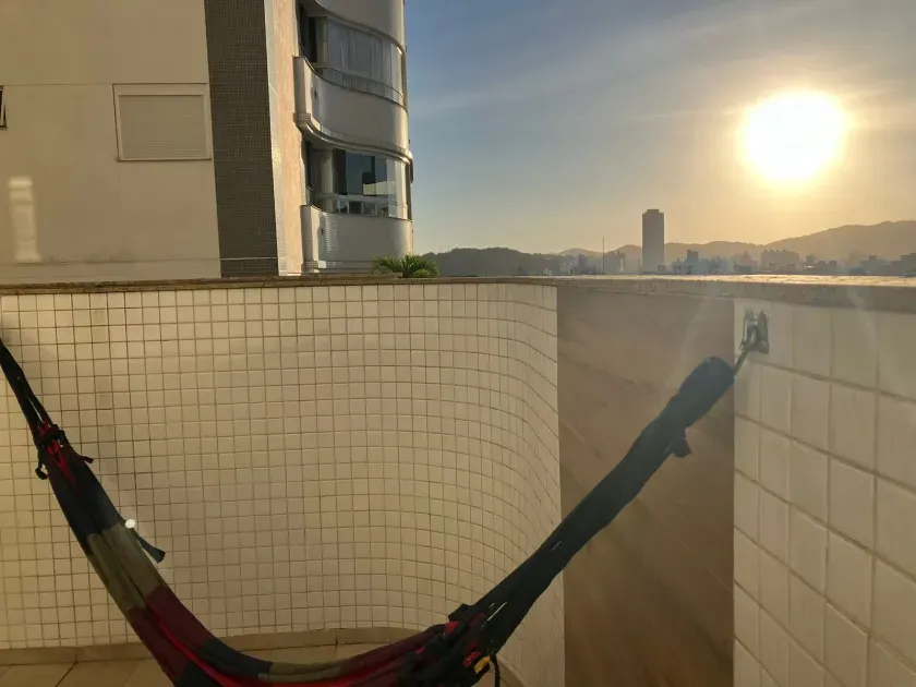 Apartamento mobiliado diferenciado com 3 dormitórios sendo 1 suíte e 2 vagas em Balneário Camboriú — foto 17