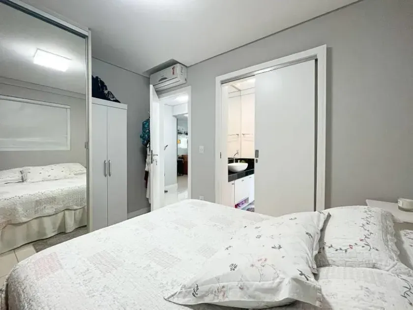 Apartamento no Edifício Márcia Regina com 3 dormitórios em Balneário Camboriú — foto 2