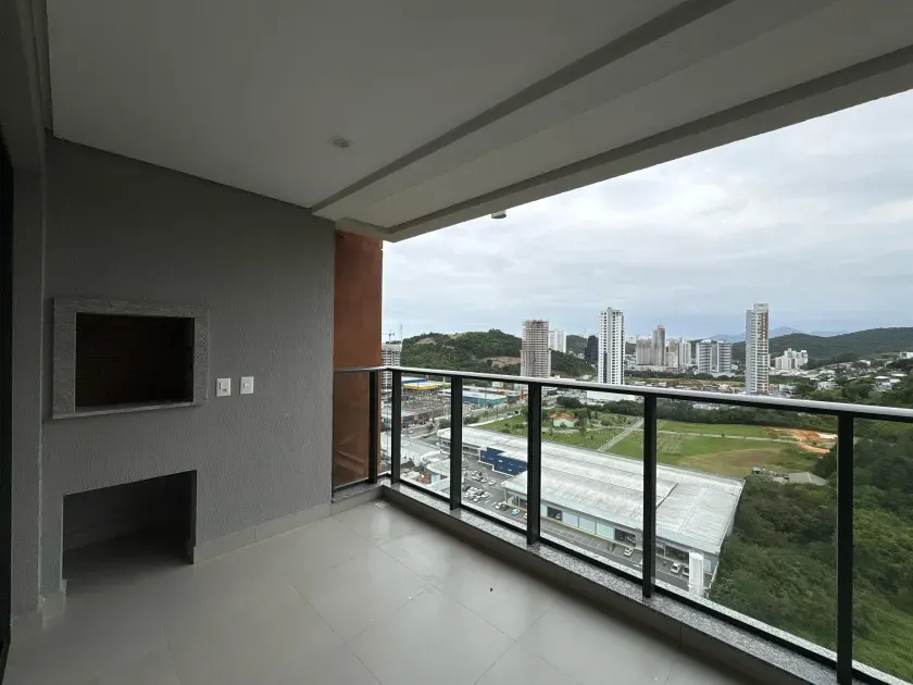 Apartamento no Edifício Brava Garden Home Club na Praia Brava em Itajaí — foto 3
