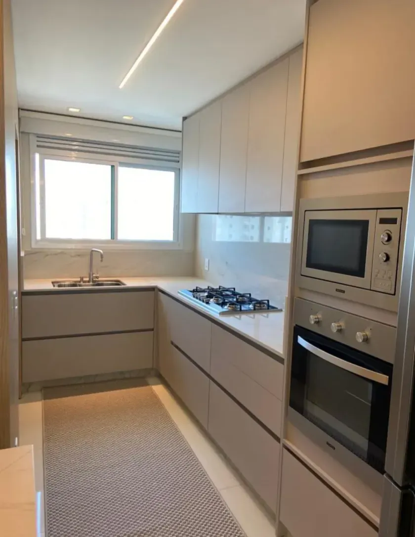 Apartamento mobiliado com 4 dormitórios sendo 2 suítes e 2 vagas de garagem em Balneário Camboriú — foto 4