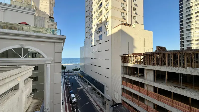 Apartamento duplex a 40m da Atlântica com 1 suíte, 2 demi-suítes e 4 vagas em Balneário Camboriú — foto 5
