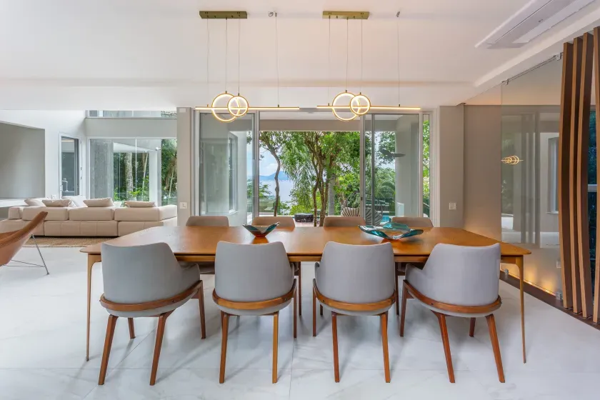 Casa mobiliada com 4 suítes e 4 vagas de garagem no Estaleirinho — foto 2