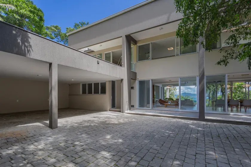 Casa mobiliada com 4 suítes e 4 vagas de garagem no Estaleirinho — foto 5