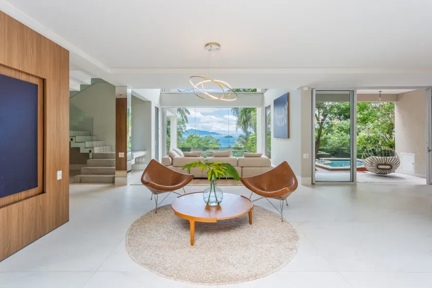 Casa mobiliada com 4 suítes e 4 vagas de garagem no Estaleirinho — foto 9