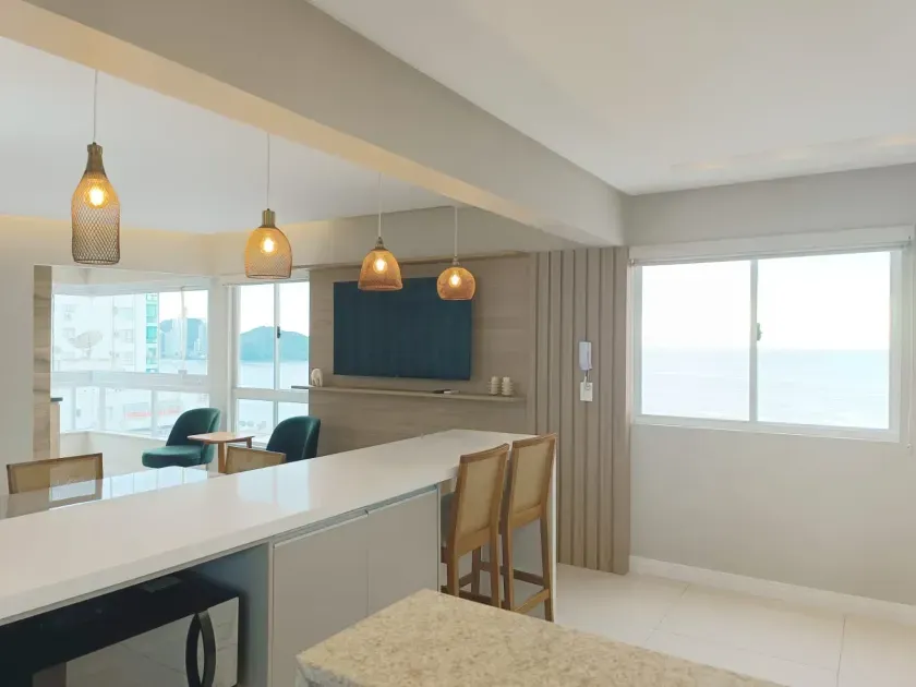 Apartamento frente mar com 3 dormitórios sendo 2 suítes 1 vaga de garagem em Balneário Camboriu/SC — foto 7