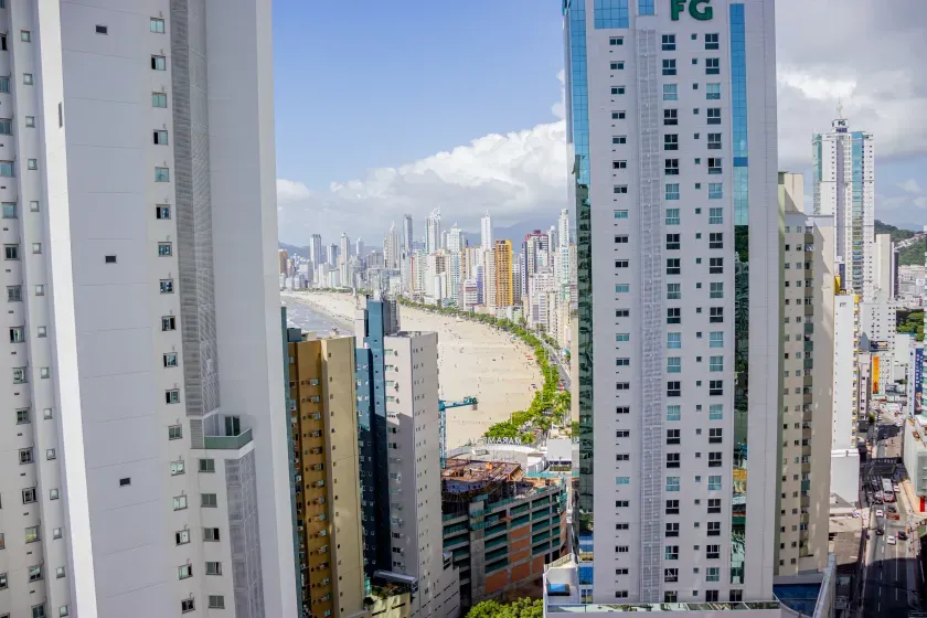 Apartamento no Solar Gonçalves com 3 Suítes em Balneário Camboriú — foto 18
