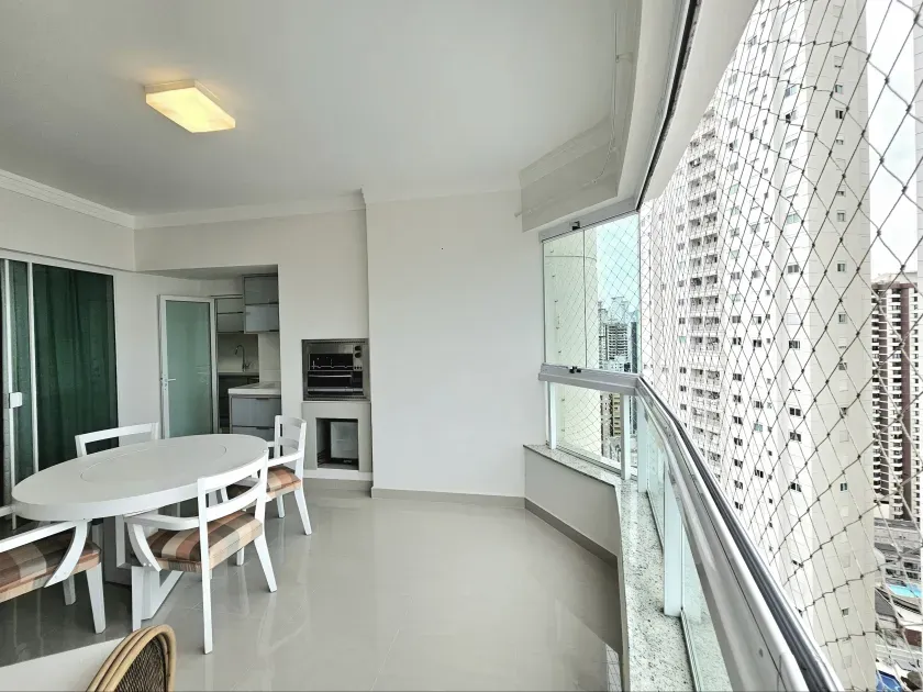 Apartamento no Edifício Grand Royale em Balneário Camboriú — foto 1