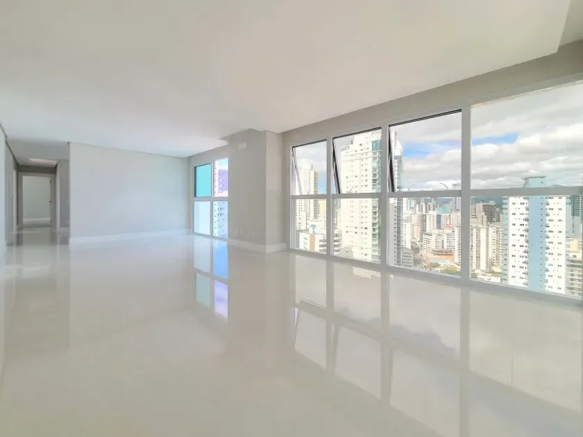 Apartamento no Edifício Eleganza Tower em Balneário Camboriú — foto 7
