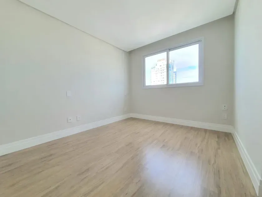 Apartamento no Edifício Eleganza Tower em Balneário Camboriú — foto 9