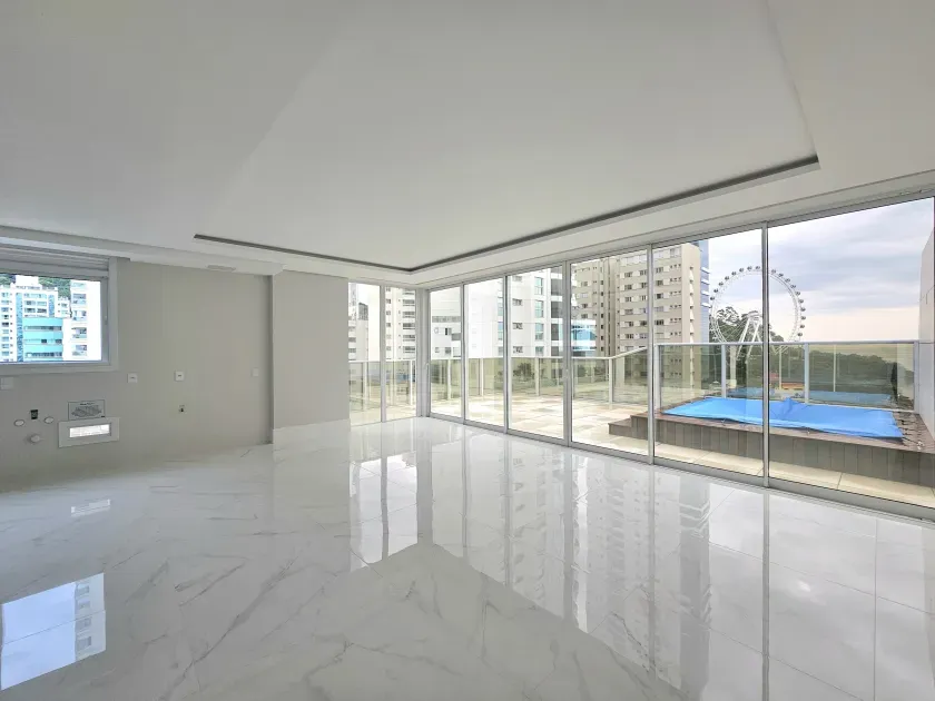 Apartamento no Edifício Skyline Quadra Mar em Balneário Camboriú — foto 3