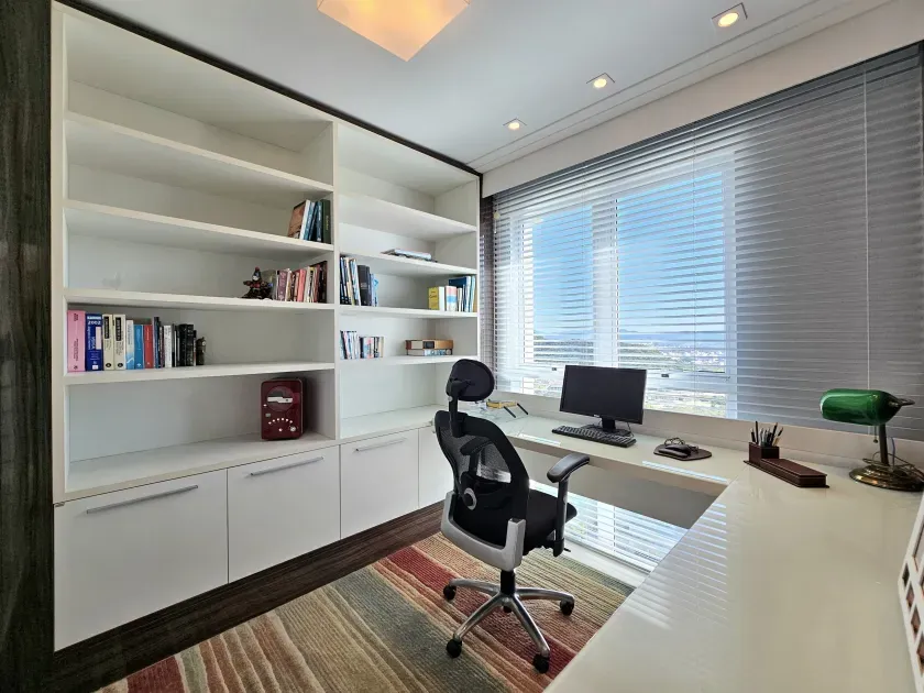 Apartamento no Edifício Majestic na Barra Sul em Balneário Camboriú — foto 4