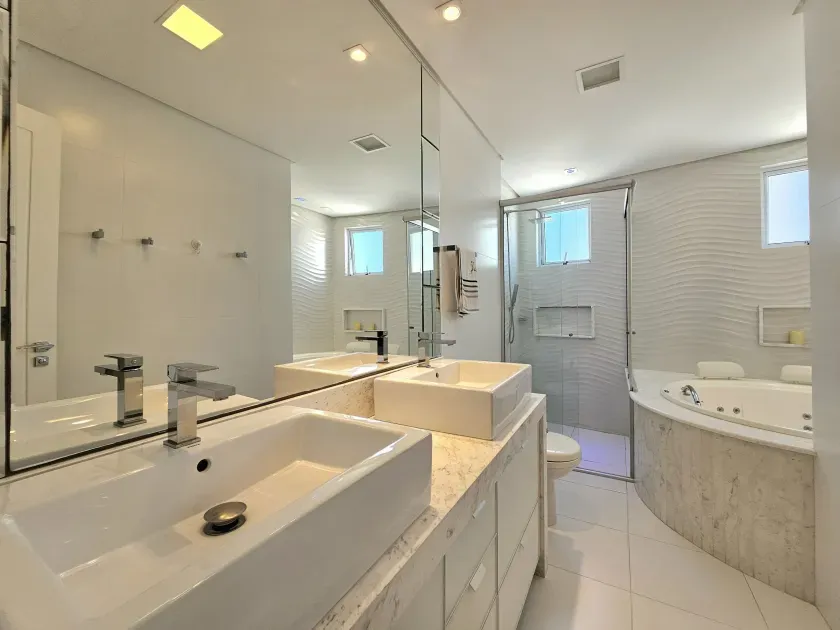 Apartamento no Edifício Majestic na Barra Sul em Balneário Camboriú — foto 14