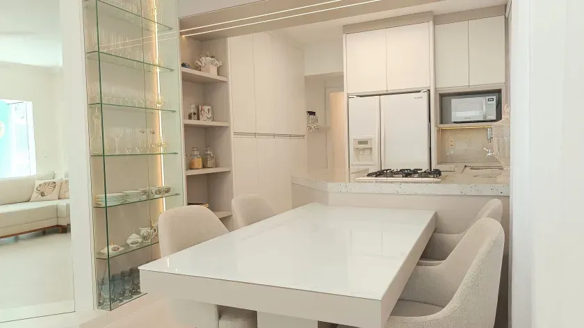 Apartamento com 3 dormitórios sendo 1 suíte e 1 vaga garagem no Centro de Balneário Camboriú — foto 7