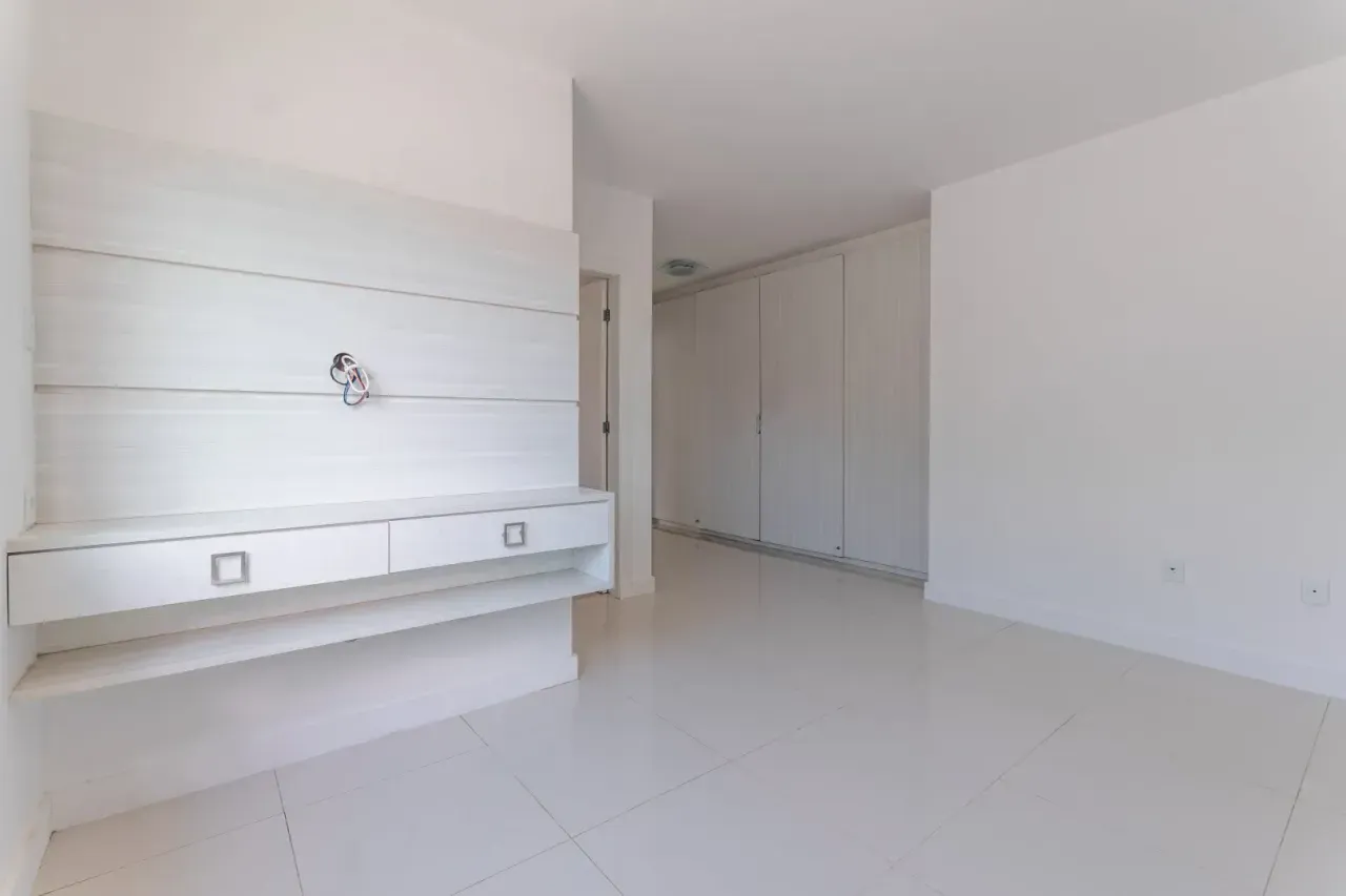 Casa Alto Padrão com 4 dormitórios sendo 2 suítes e 6 vagas na Praia dos Amores em Baln. Camboriú — foto 5