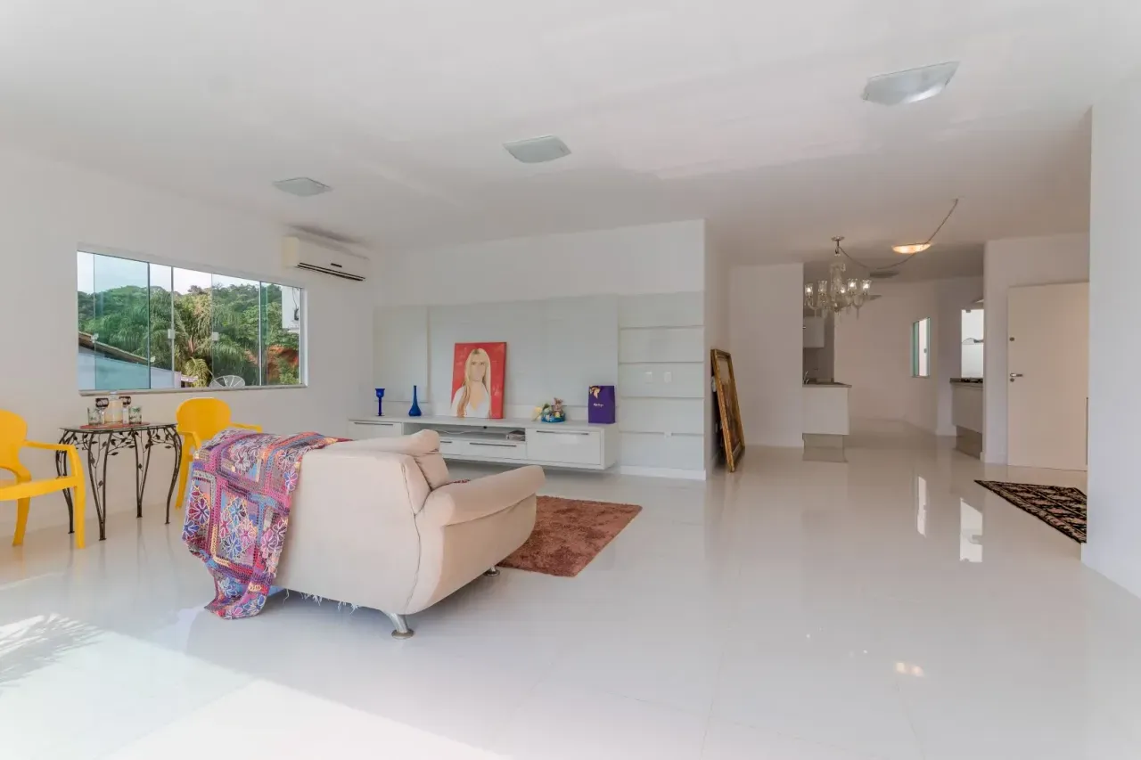 Casa Alto Padrão com 4 dormitórios sendo 2 suítes e 6 vagas na Praia dos Amores em Baln. Camboriú — foto 18